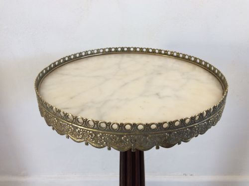 A FRENCH MARBLE TOPPED OCCASIONAL WINE - ADDITIONAL PHOTO 2