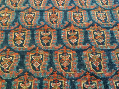 AN ANTIQUE CAUCASIAN PRAYER RUG - ADDITIONAL PHOTO 3