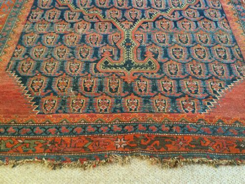 AN ANTIQUE CAUCASIAN PRAYER RUG - ADDITIONAL PHOTO 5