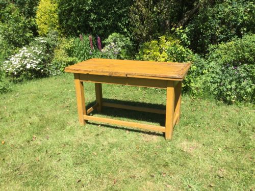 A PINE FARMHOUSE KITCHEN TABLE - ADDITIONAL PHOTO 1