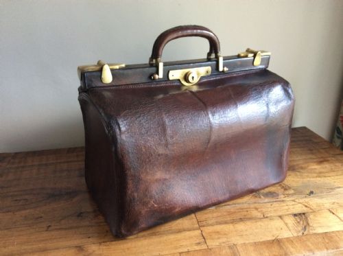 A Moynat Paris Gladstone Style Bag