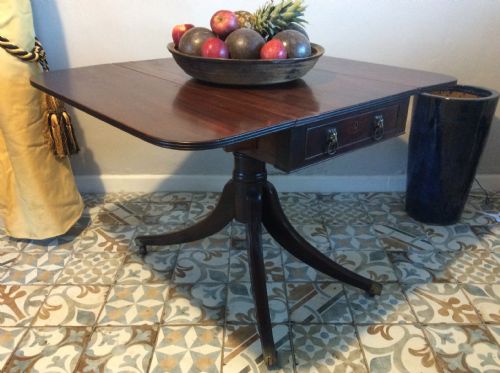 A GEORGIAN DROP FLAP HALL TABLE - ADDITIONAL PHOTO 1