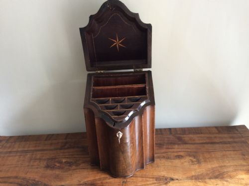 A SMALL GEORGIAN KNIFE BOX - ADDITIONAL PHOTO 1