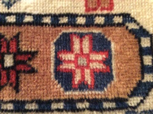 A SMALL ANTIQUE ANATOLIAN RUG - ADDITIONAL PHOTO 7