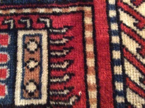 A SMALL ANTIQUE ANATOLIAN RUG - ADDITIONAL PHOTO 13