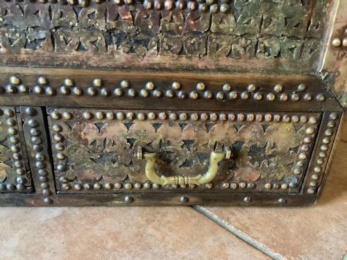 A 19THC ZANZIBAR CHEST - ADDITIONAL PHOTO 4