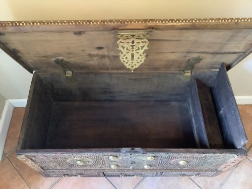 A 19THC ZANZIBAR CHEST - ADDITIONAL PHOTO 5