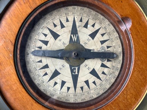 A LARGE DESK COMPASS - ADDITIONAL PHOTO 3