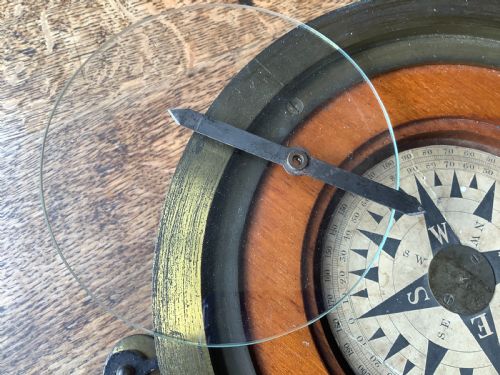 A LARGE DESK COMPASS - ADDITIONAL PHOTO 5