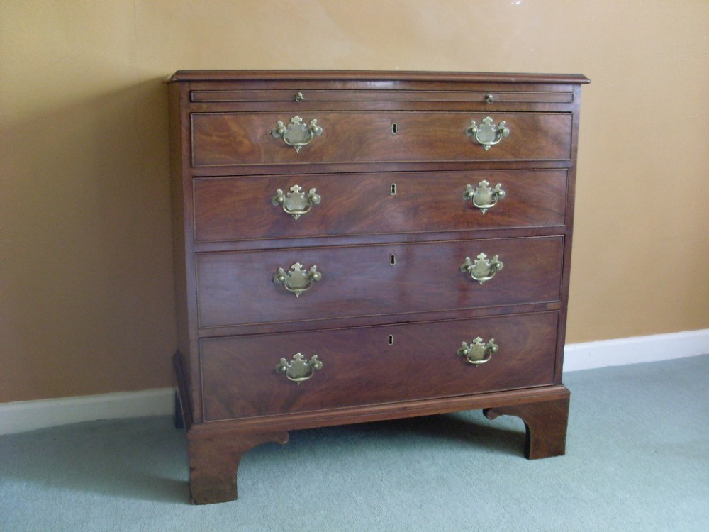 A late Georgian mahogany bachelors chest. 