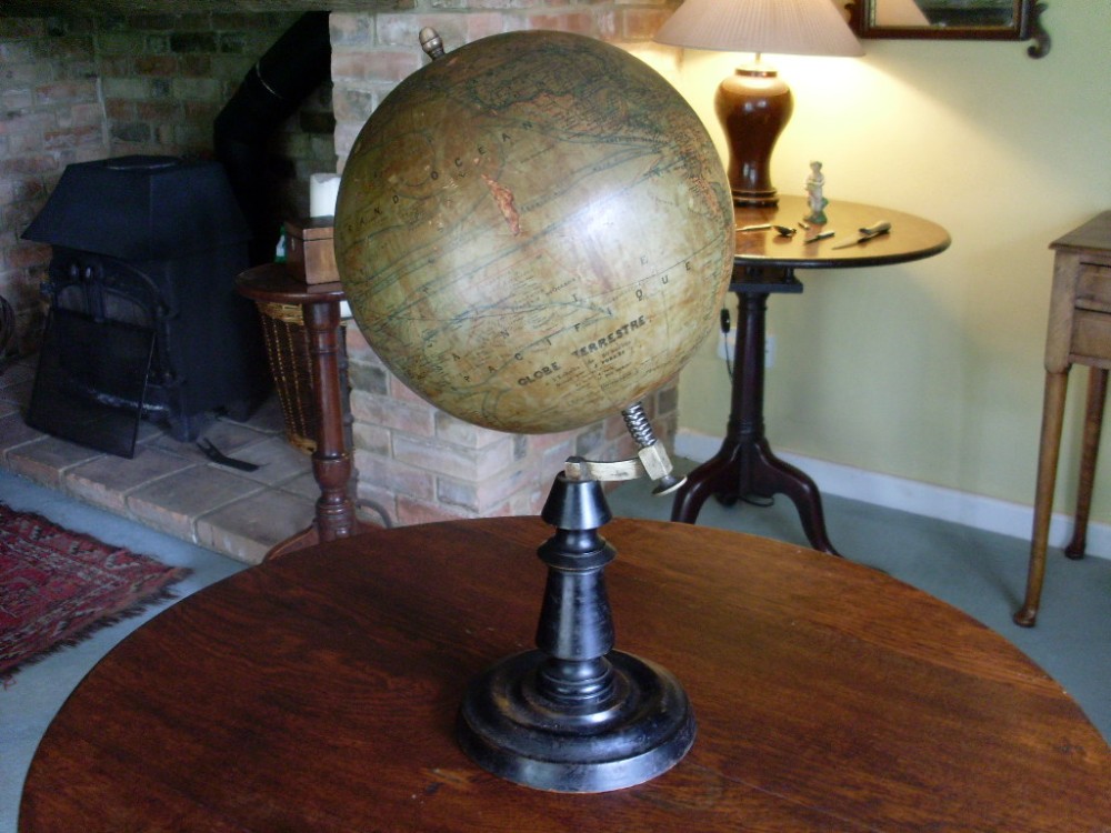 An early 20thC 9 inch table globe