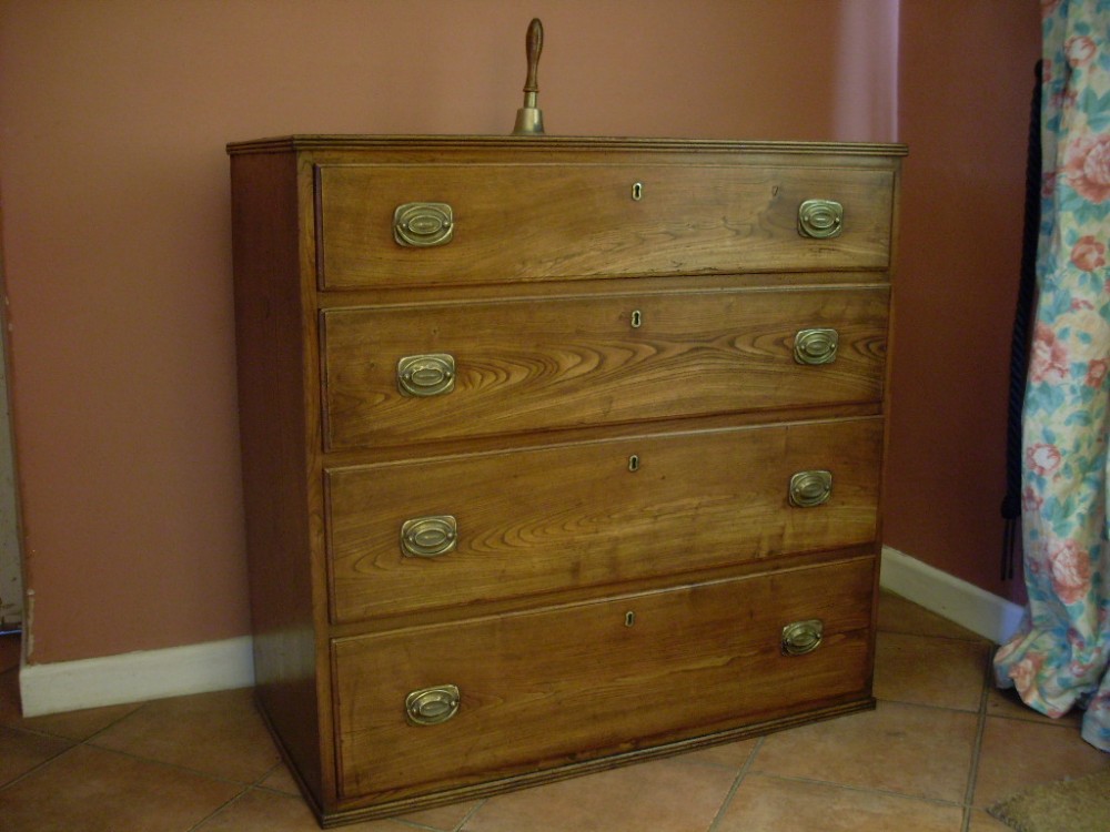 A Georgian elm plateau based chest