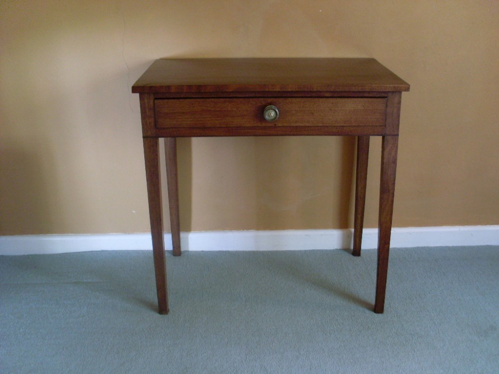 A Georgian mahogany side table.