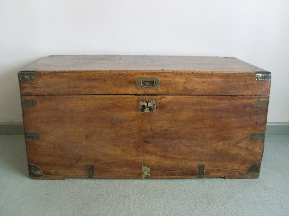 A military camphor trunk