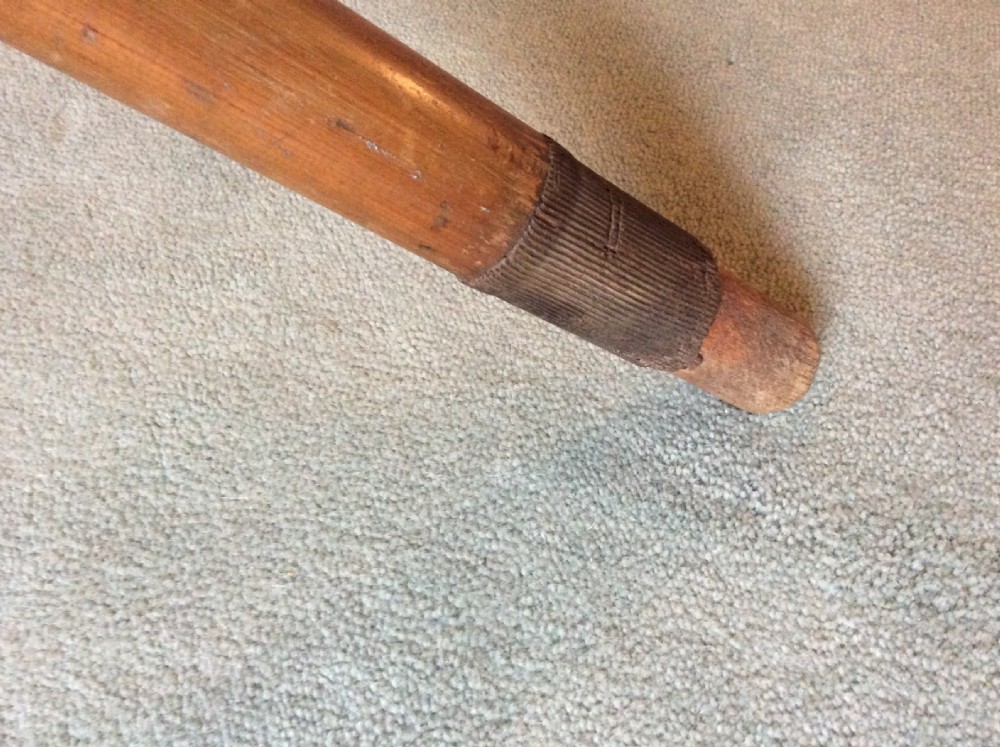 A pair of Edwardian 9'6'' skulling oars View V