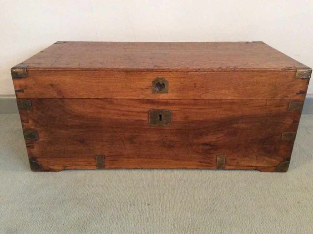 A military campaign camphor trunk