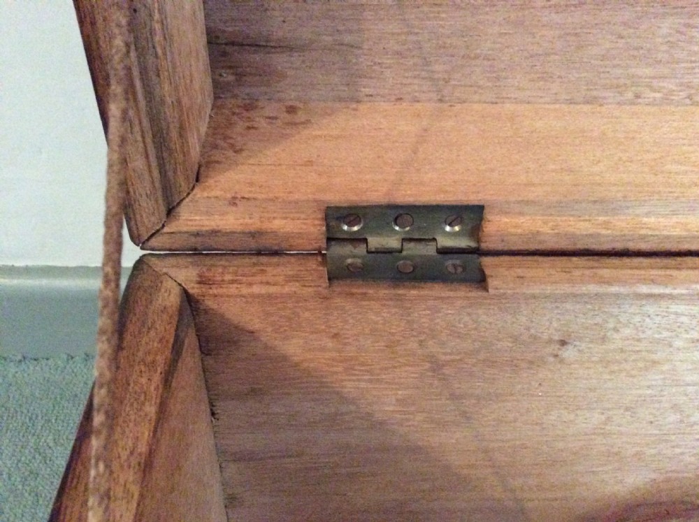 A military campaign camphor trunk View X