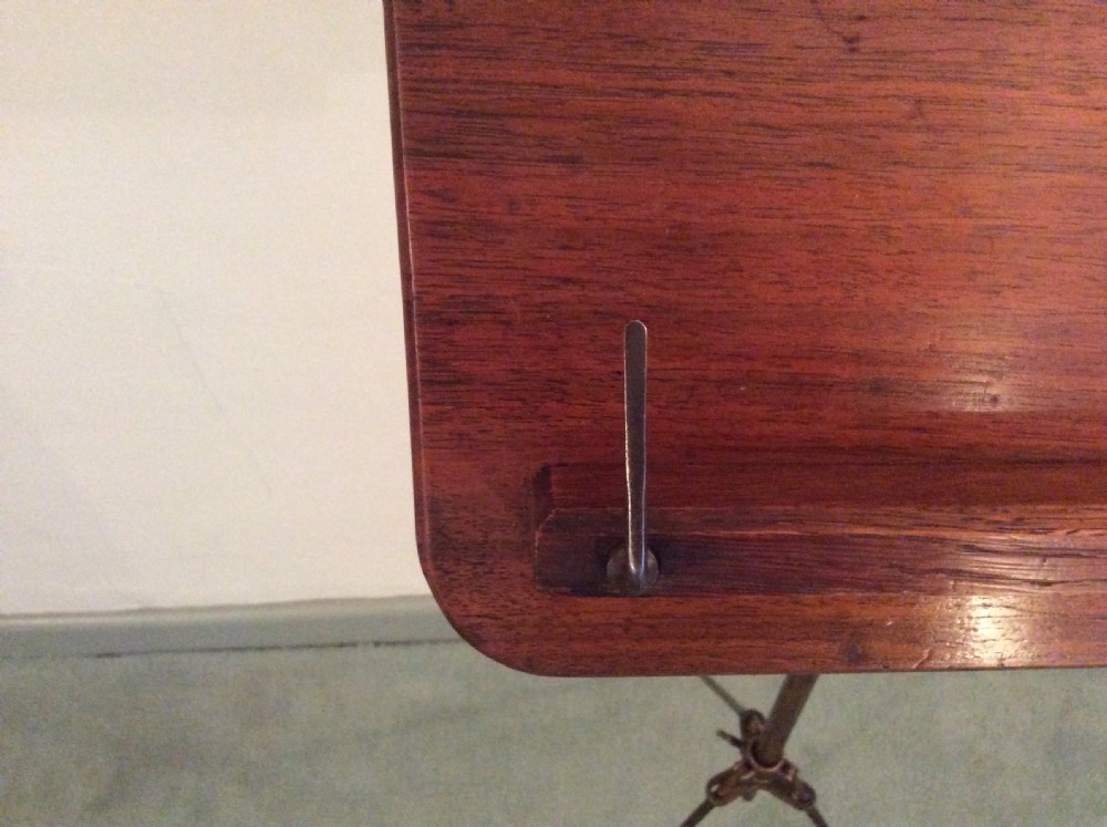 An adjustable music stand View III