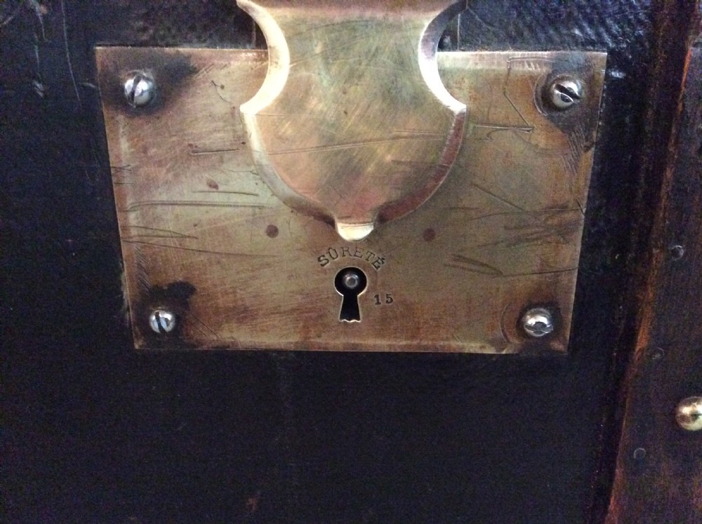 A quality French travelling trunk View IV