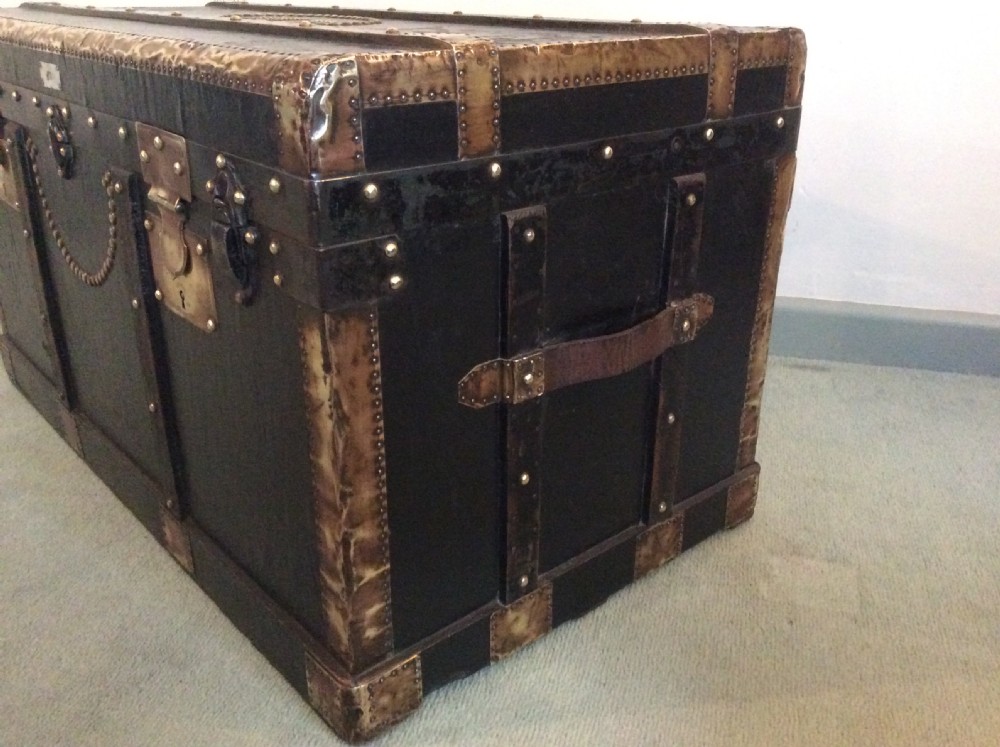 A quality French travelling trunk View VI