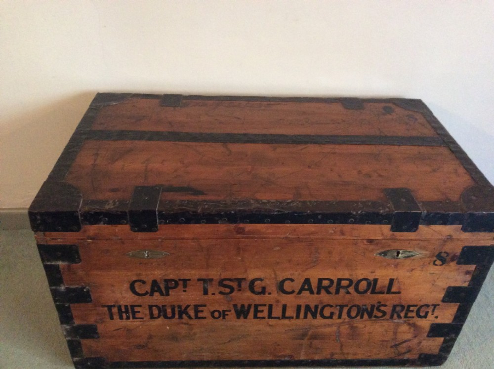 A military campaign trunk View IX