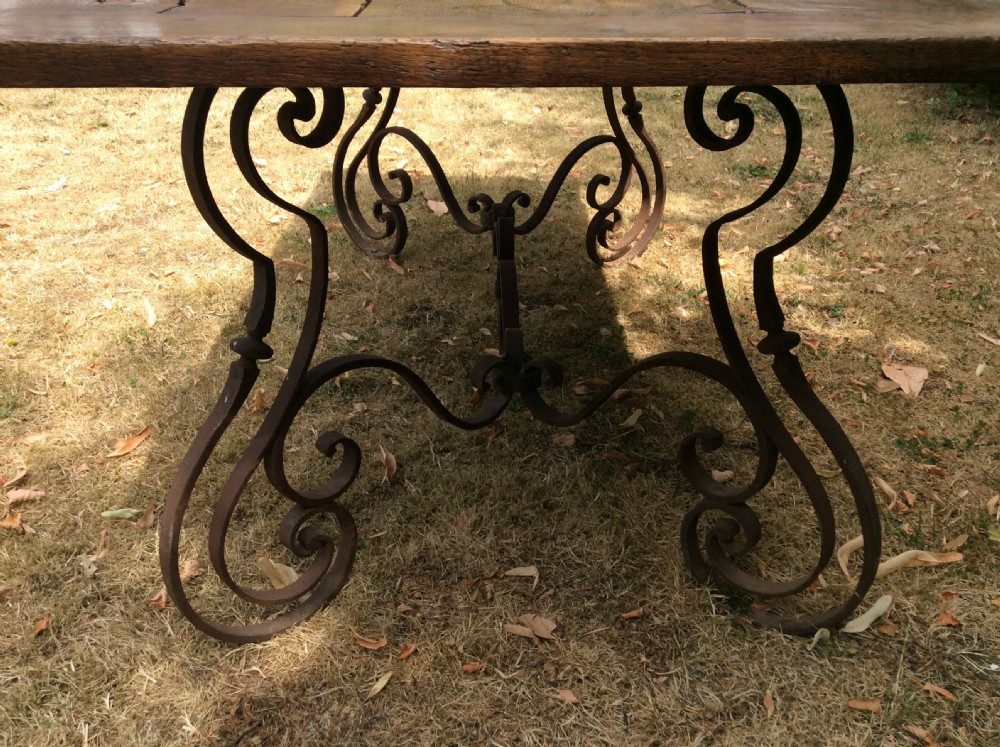 A  French coffee table View V