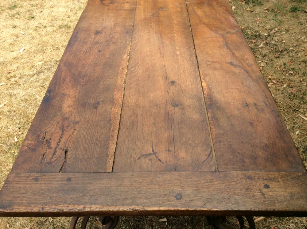 A  French coffee table View VI