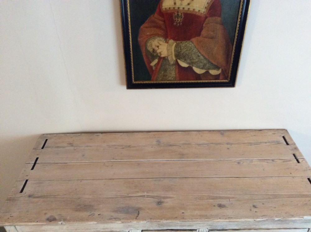A Georgian pine dresser base View VIII