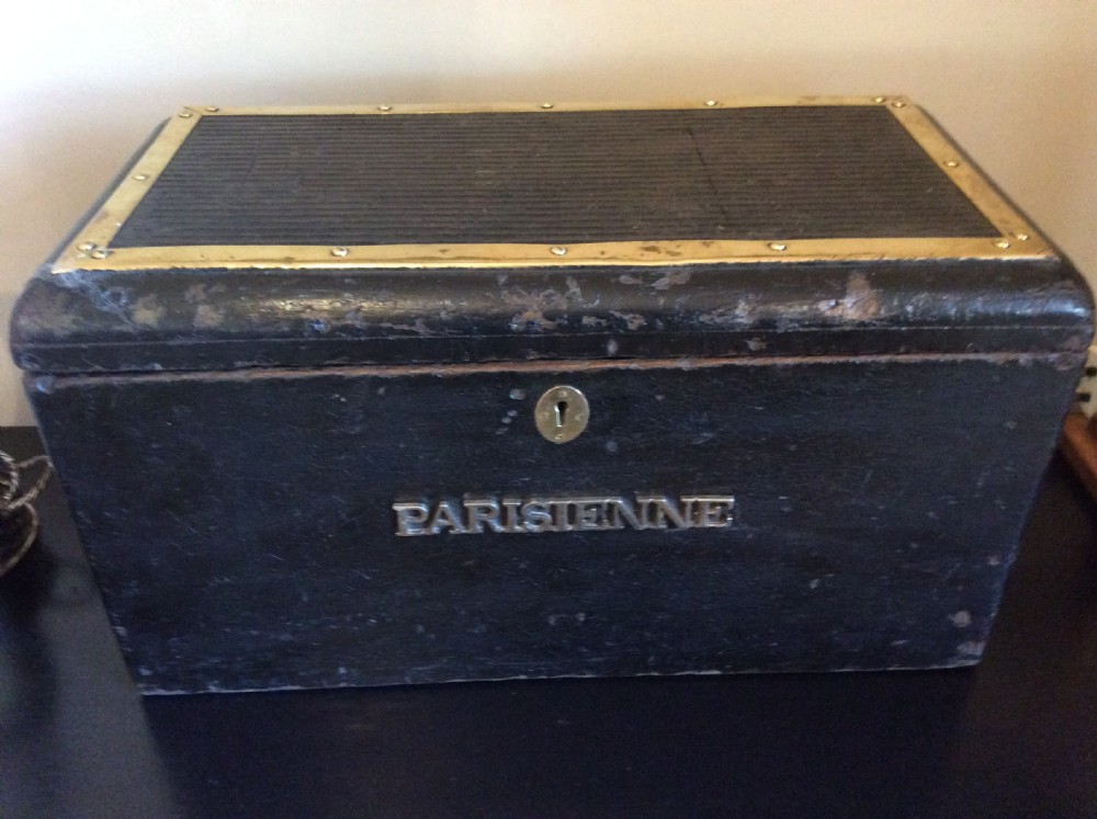 A Vintage car runnerboard trunk