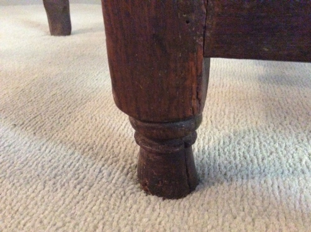 An early 18thC small oak dropleaf gateleg lamp table View VIII