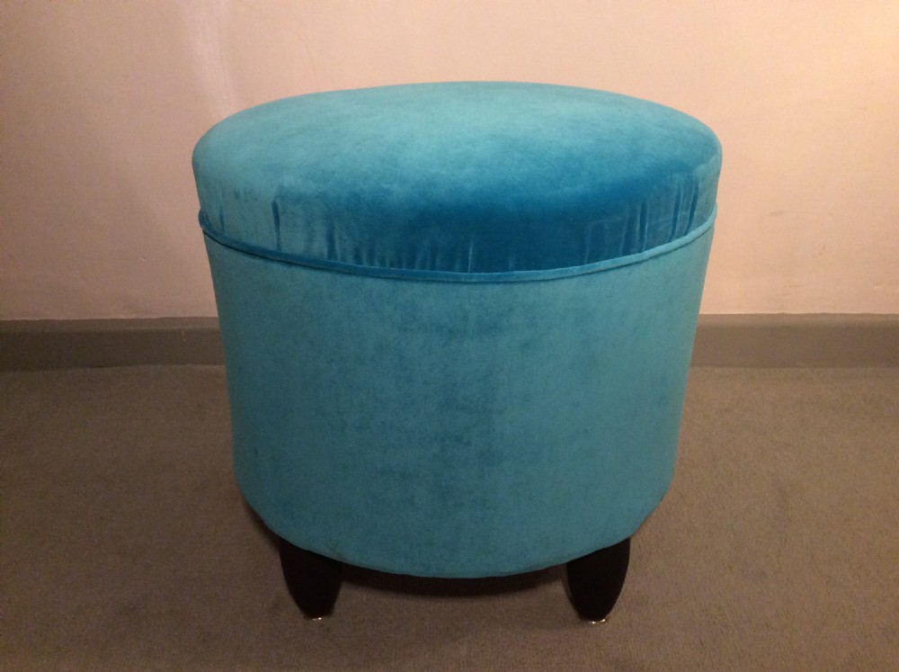 A French circular stool View IV