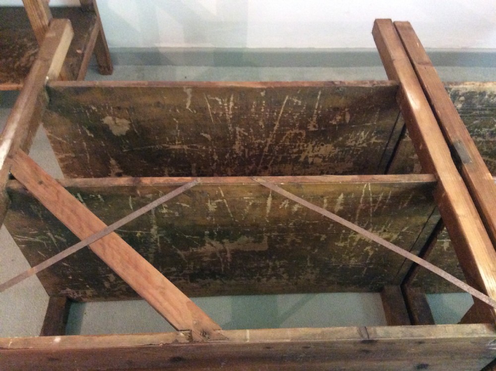 A set of 3 clothes shop storage stands View VIII