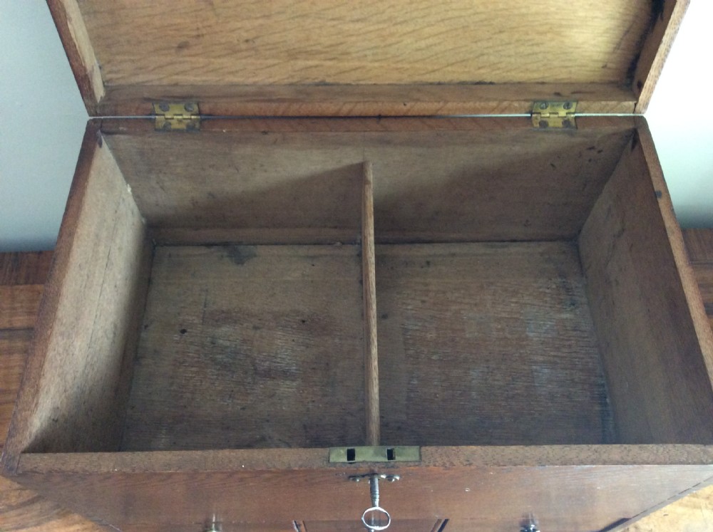 A Georgian apothecary box with lockable drawers View V