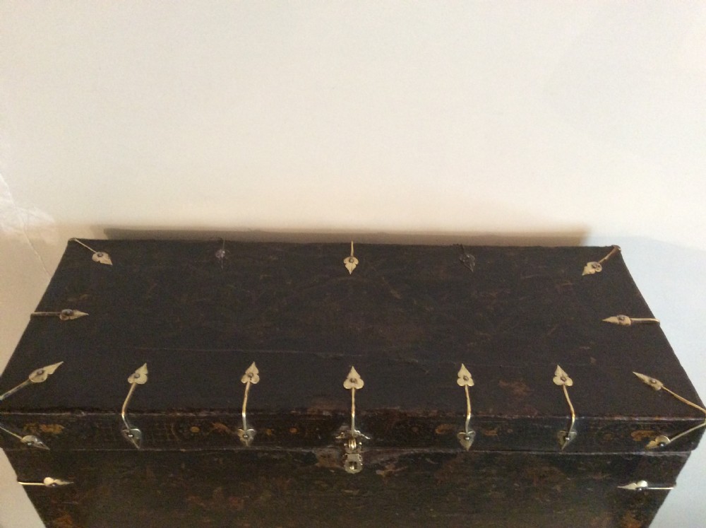 A very decorative chinoiserie trunk View VI