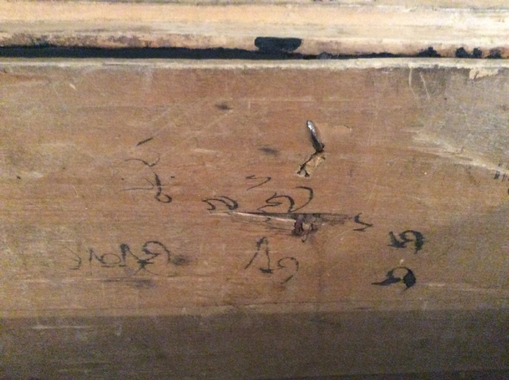 A very decorative chinoiserie trunk View XIII