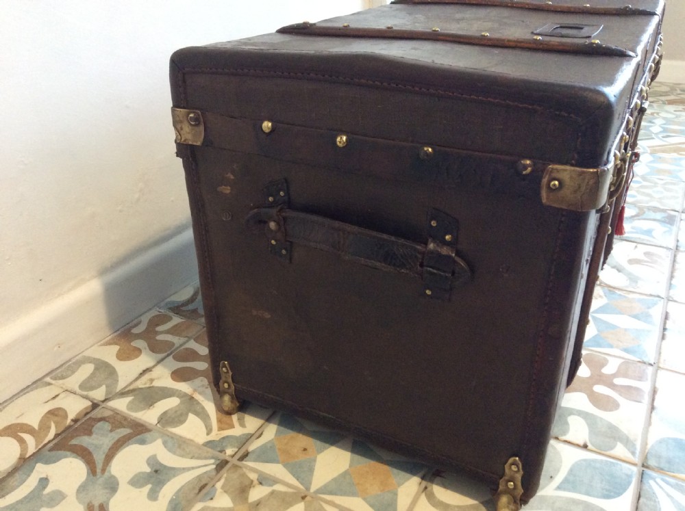 A late 19thC French travelling trunk View V