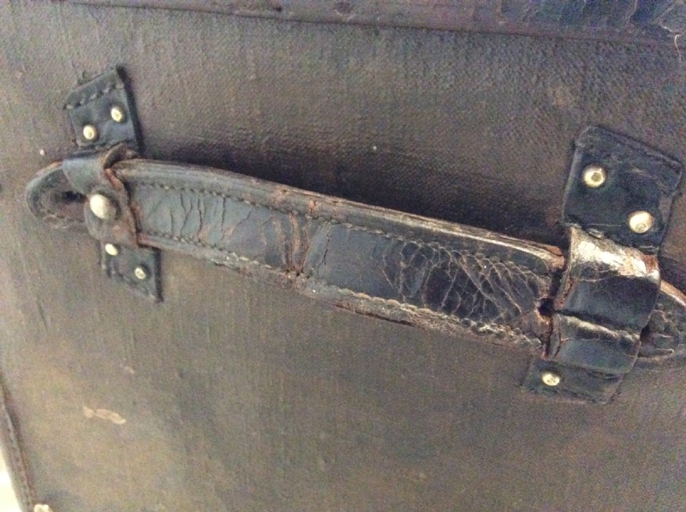 A late 19thC French travelling trunk View VI