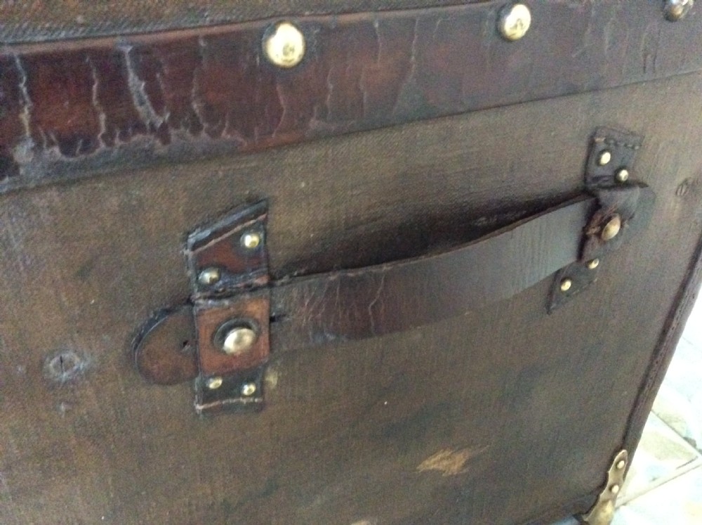 A late 19thC French travelling trunk View VII