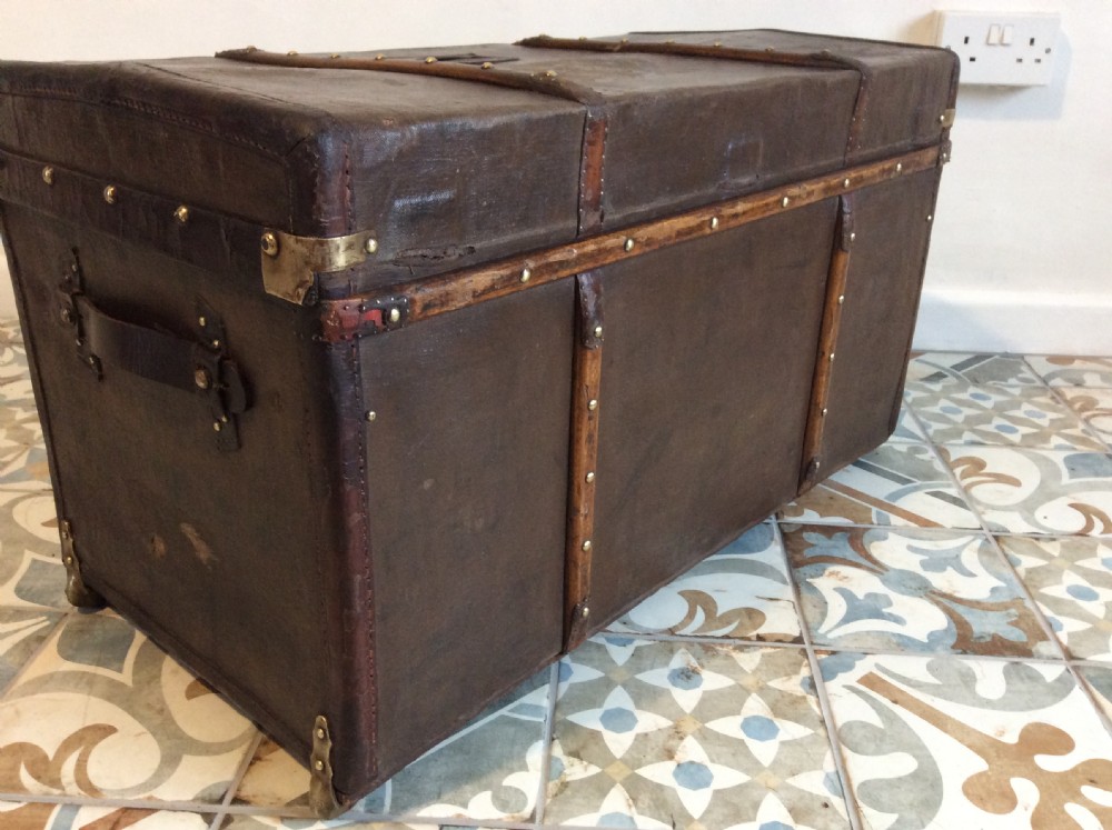 A late 19thC French travelling trunk View VIII