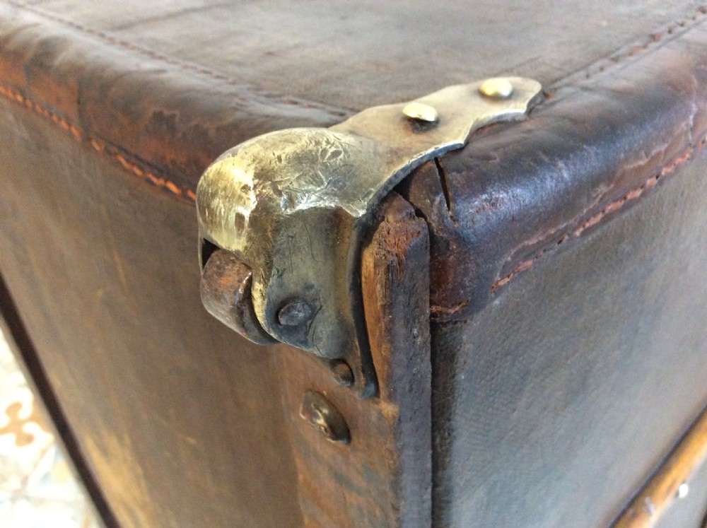 A late 19thC French travelling trunk View IX