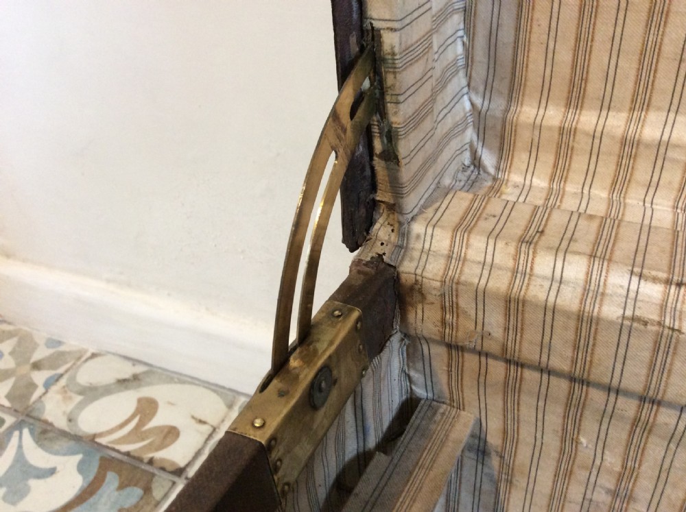 A late 19thC French travelling trunk View XII