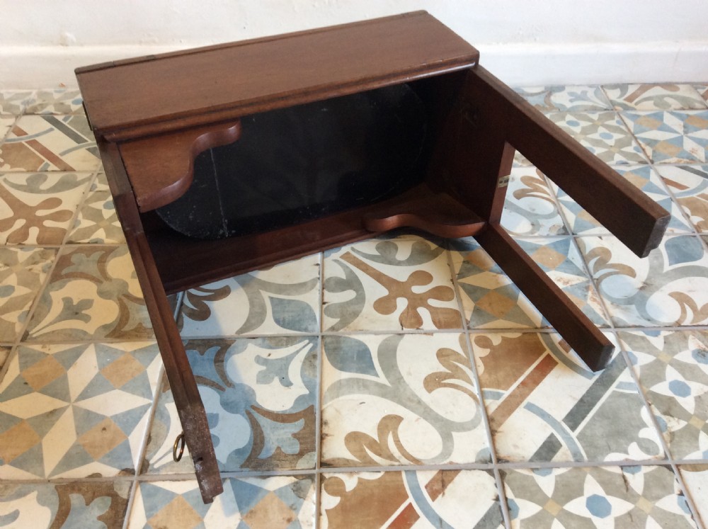 A Campaign bedside table View VI