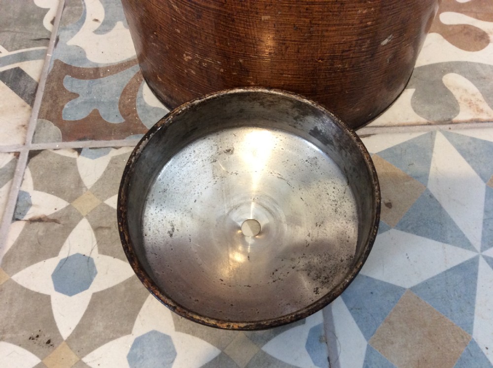 A large19thC crested toleware tea canister View VI