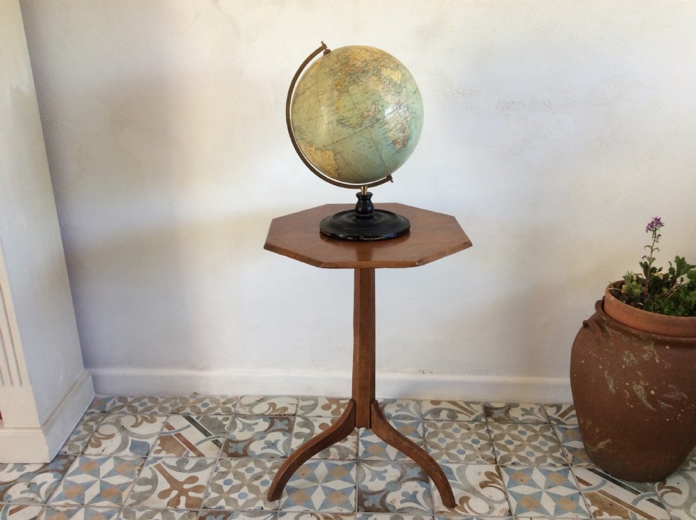 A 1930's Philips globe View II