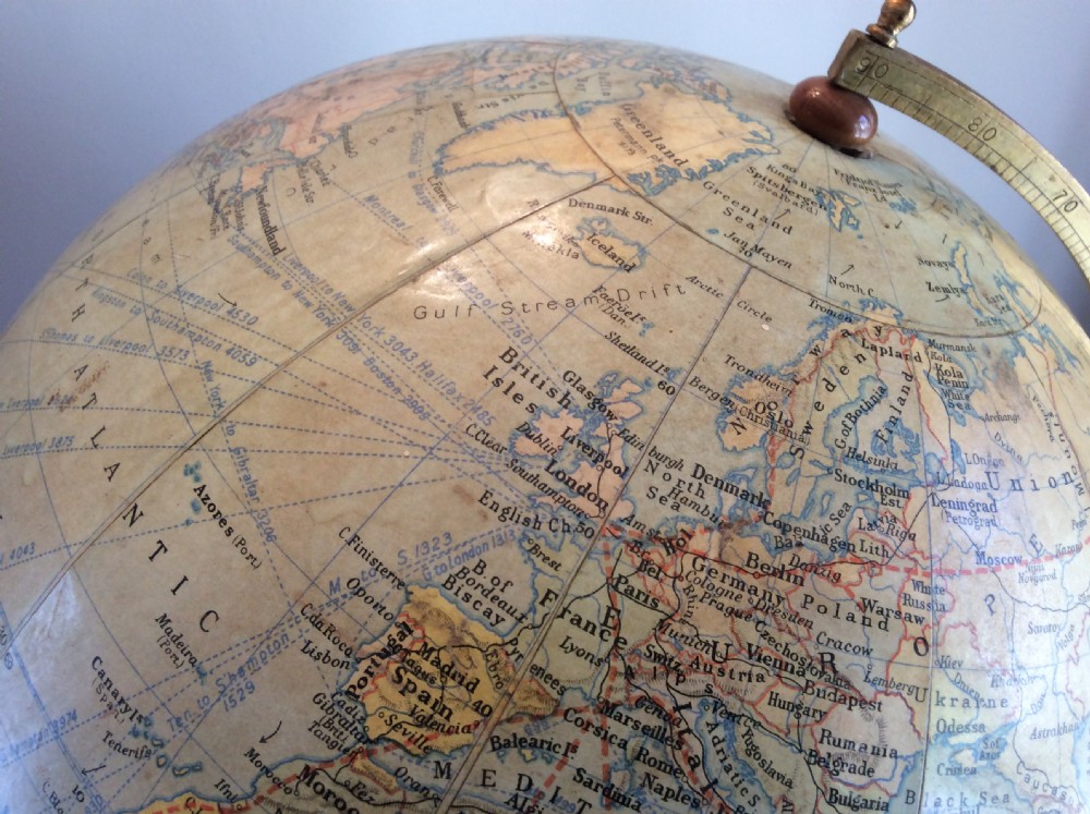 A 1930's Philips globe View IV