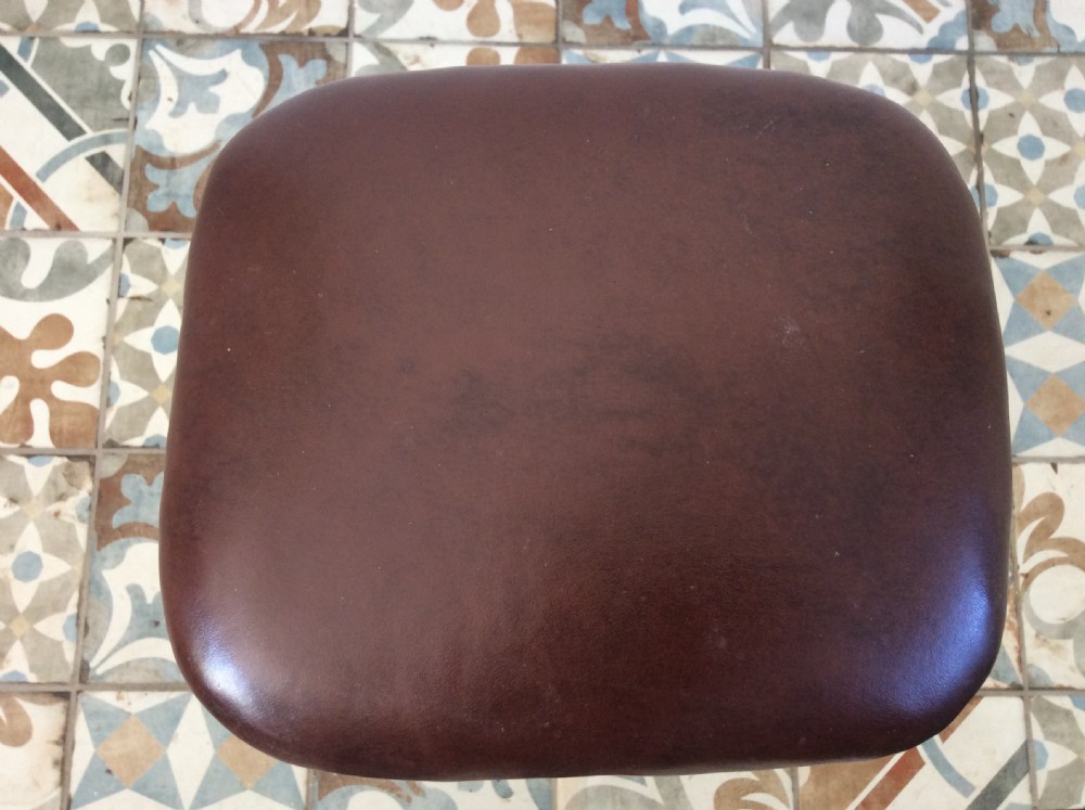 A Victorian artists stool View V