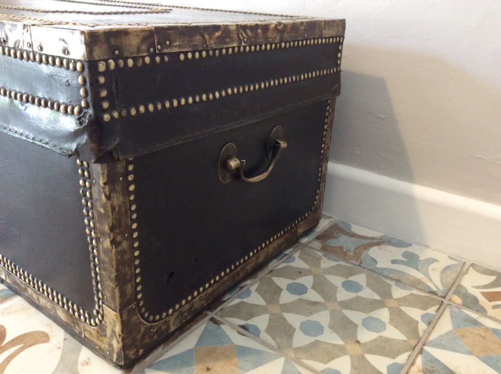 A Regency  camphor campaign trunk View V