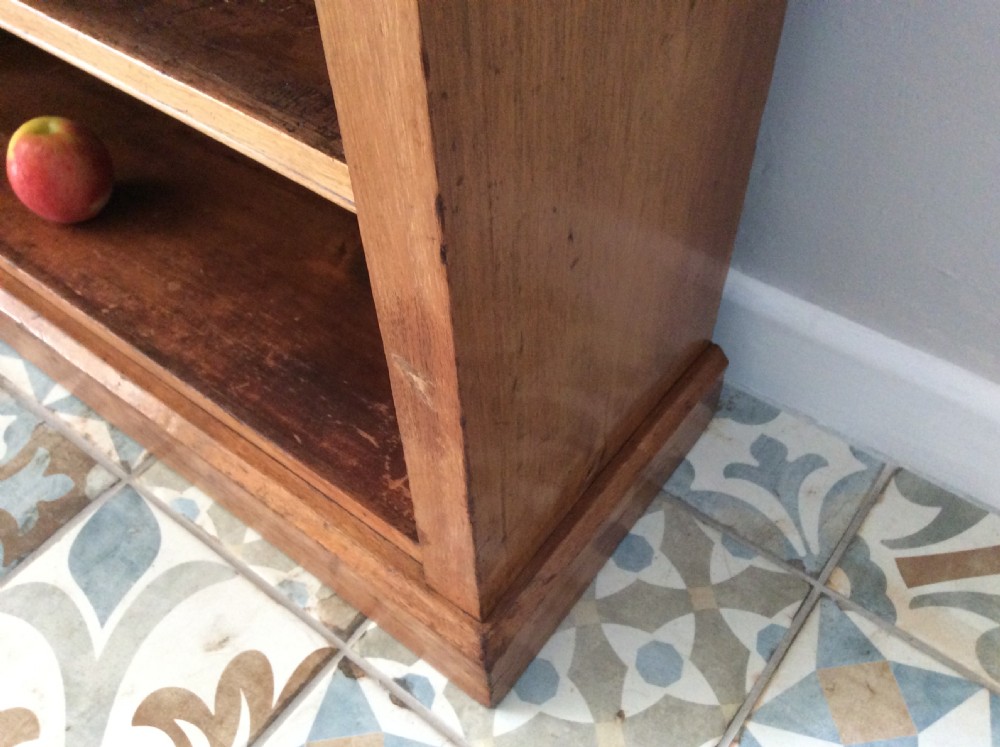 A dwarf open bookcase View VI