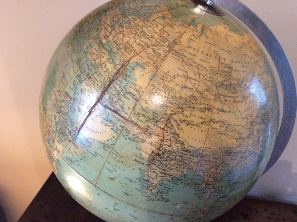 A 1930's Philips standard globe View VIII