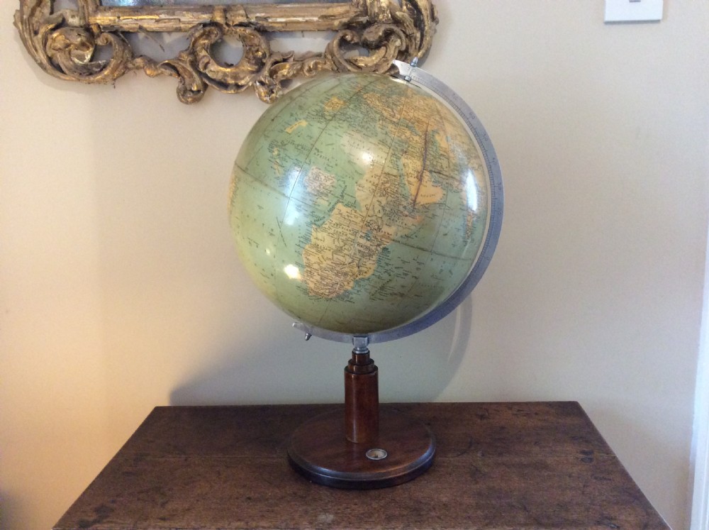 A 1930's Philips standard globe View XII